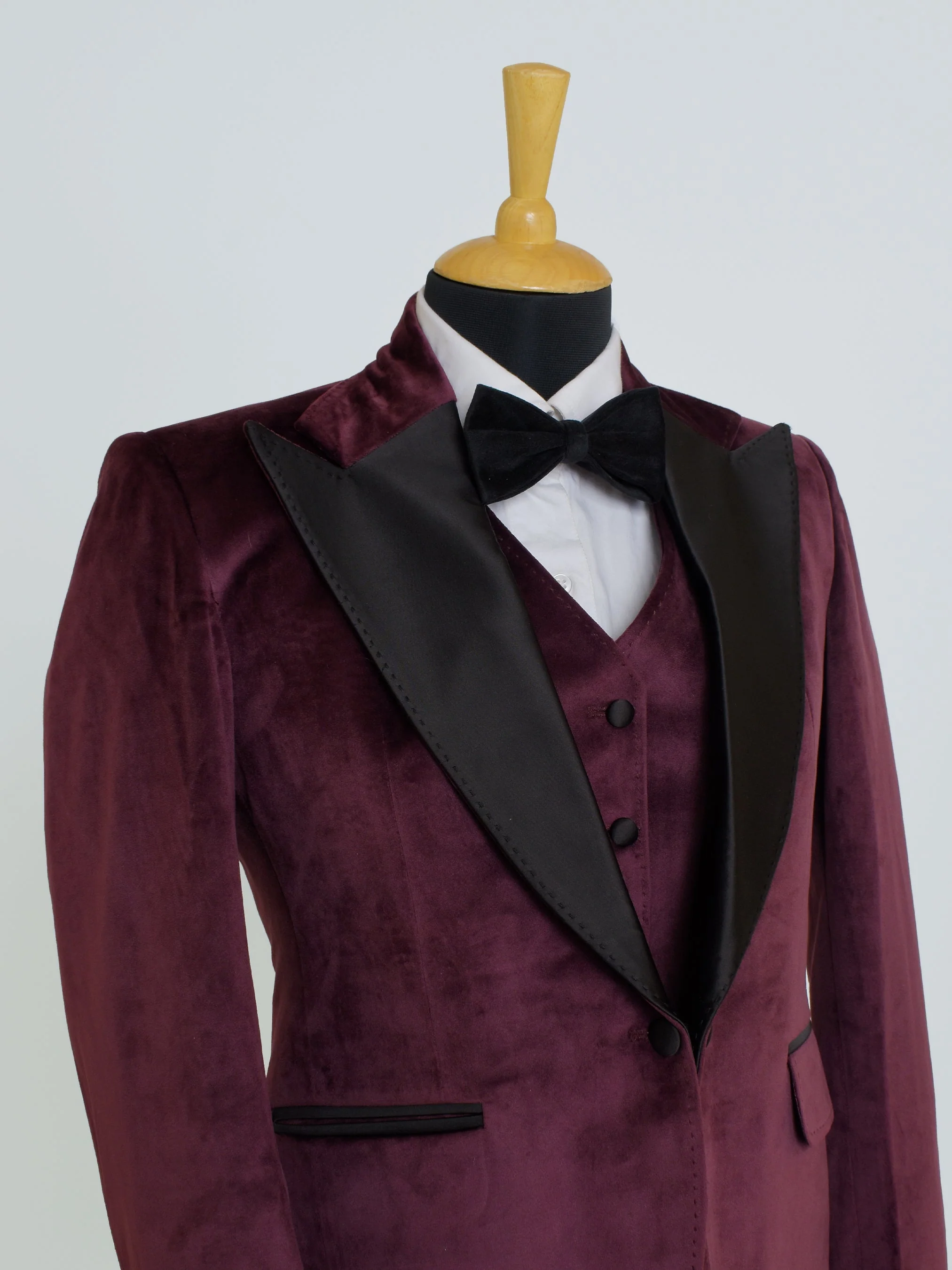 The Bordeaux Tuxedo Suit - Image 3