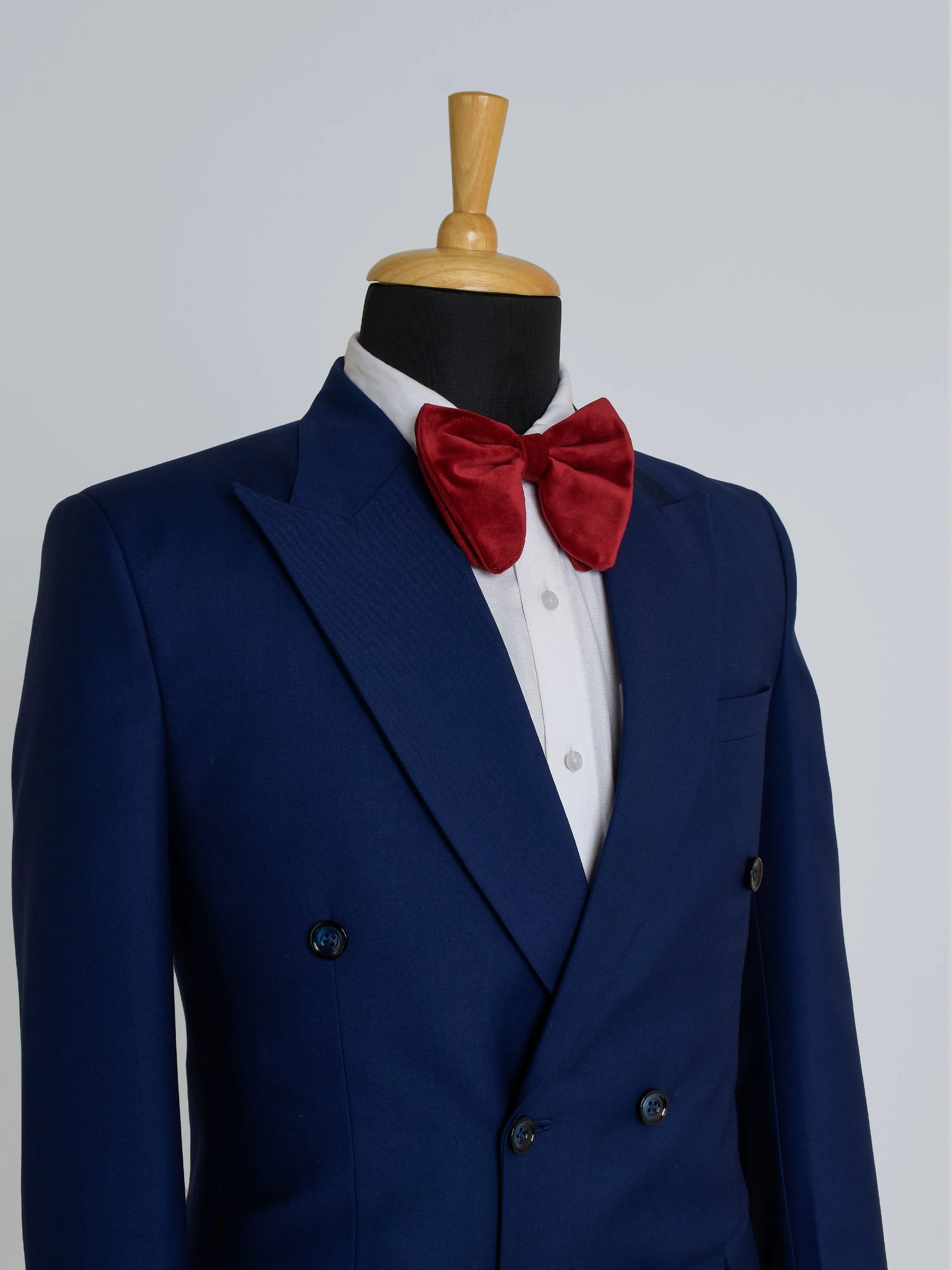 The Royal Azure Ensemble - Image 4