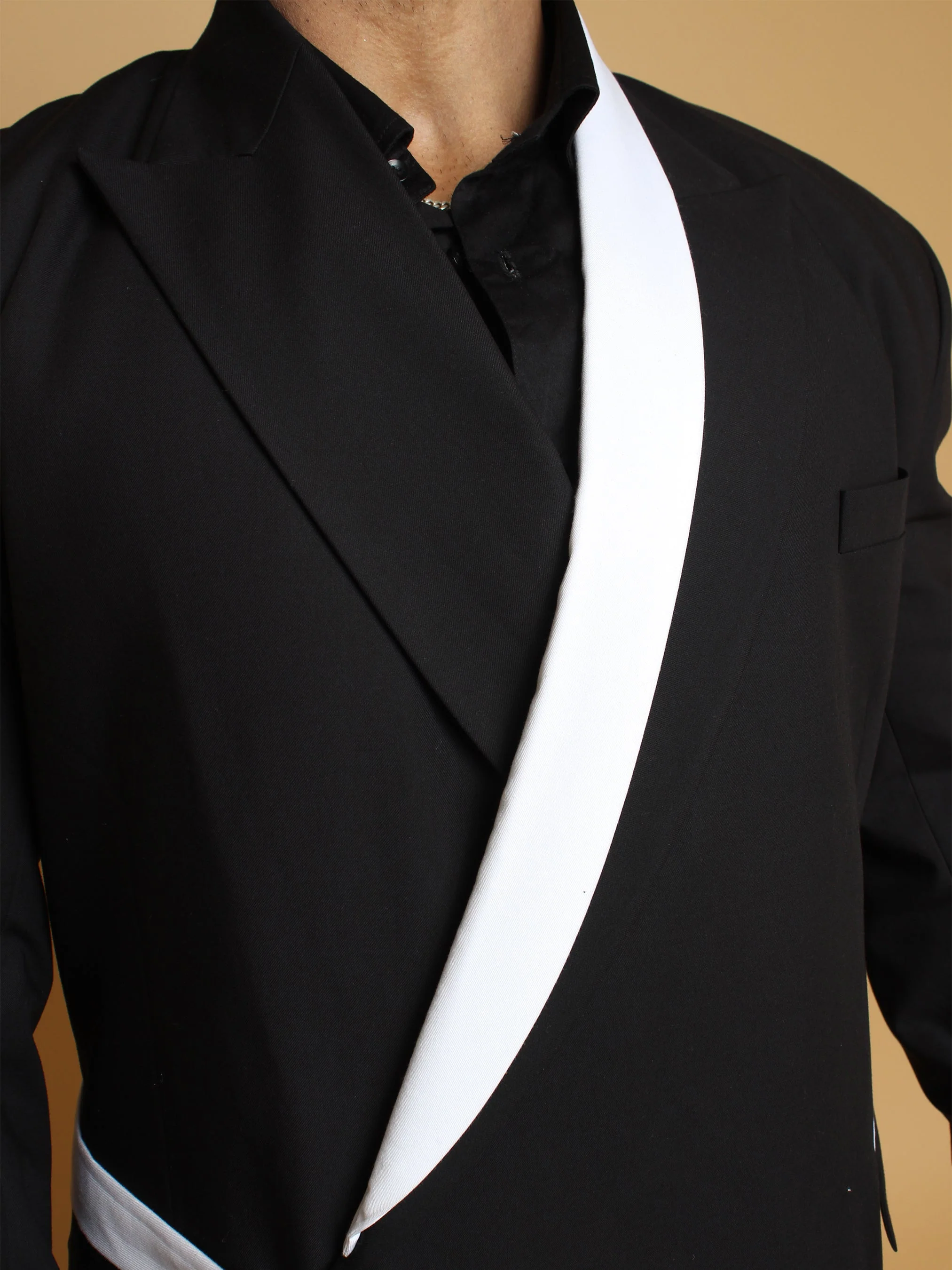 Timeless Detailing Thobe - Image 6