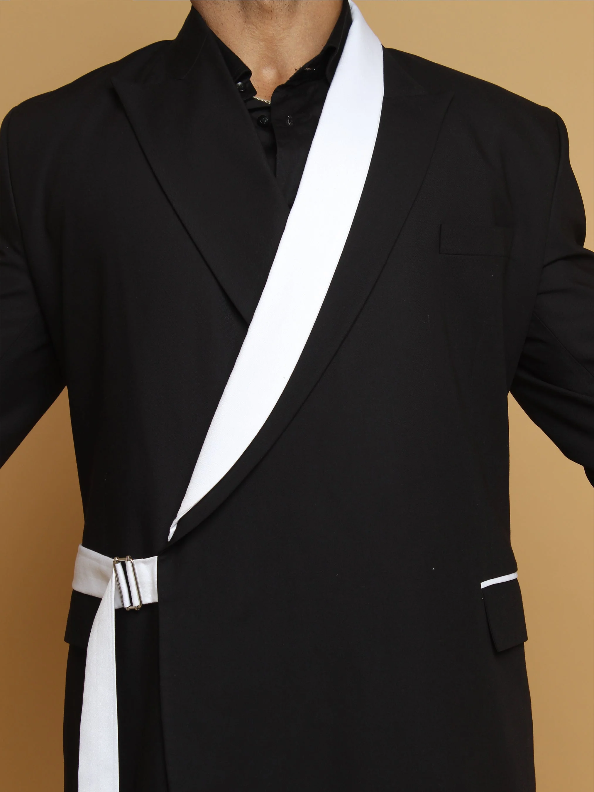 Timeless Detailing Thobe - Image 7