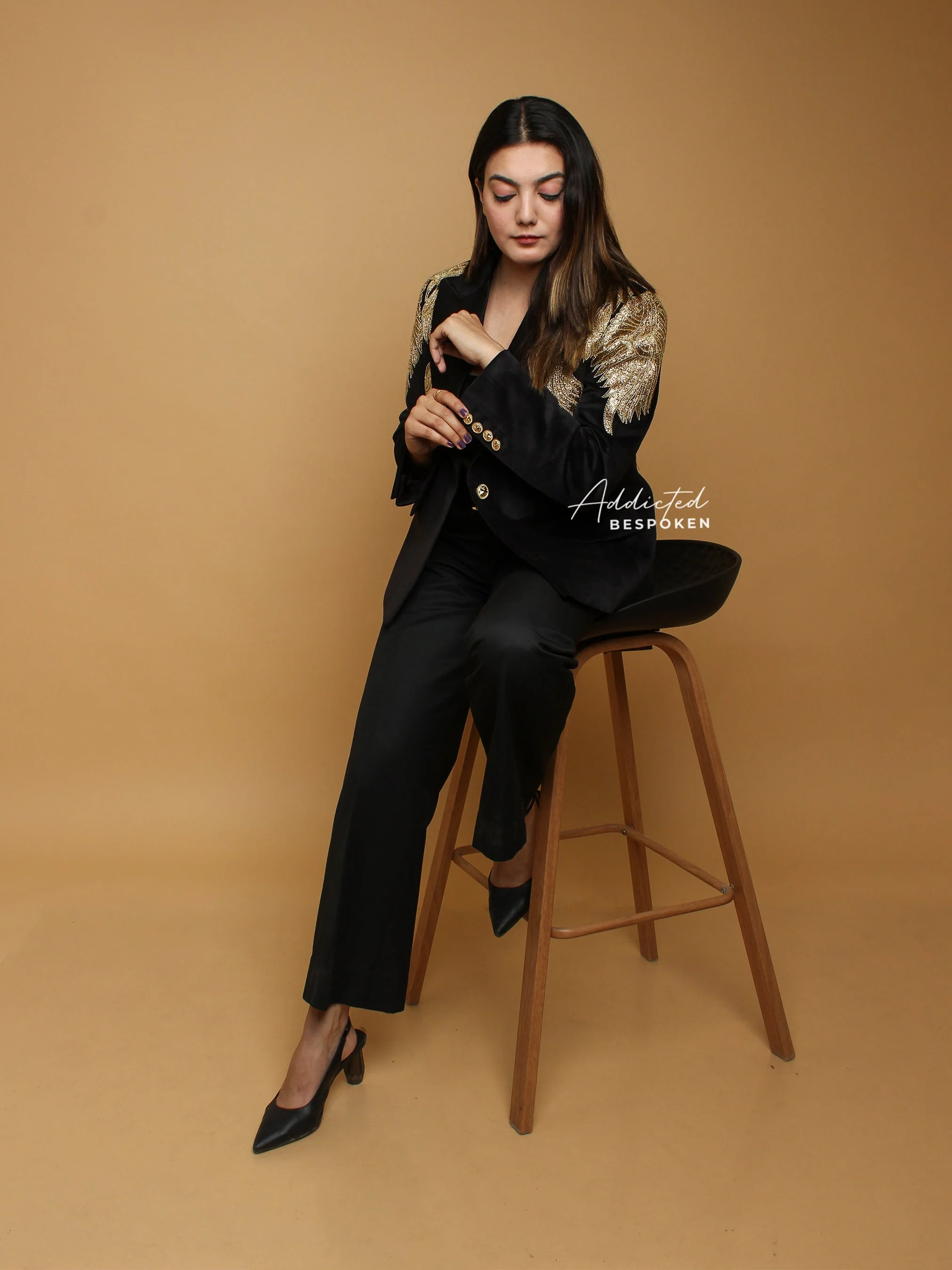 Timeless Handcrafted Blazer - Image 6