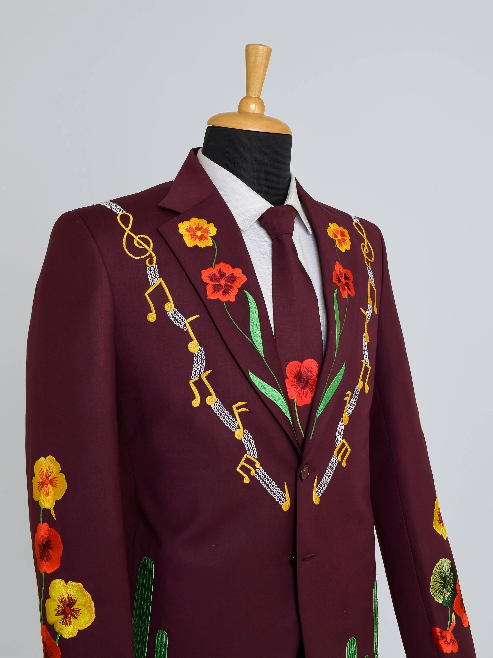 Timeless Oasis Embroidered Suit - Image 3