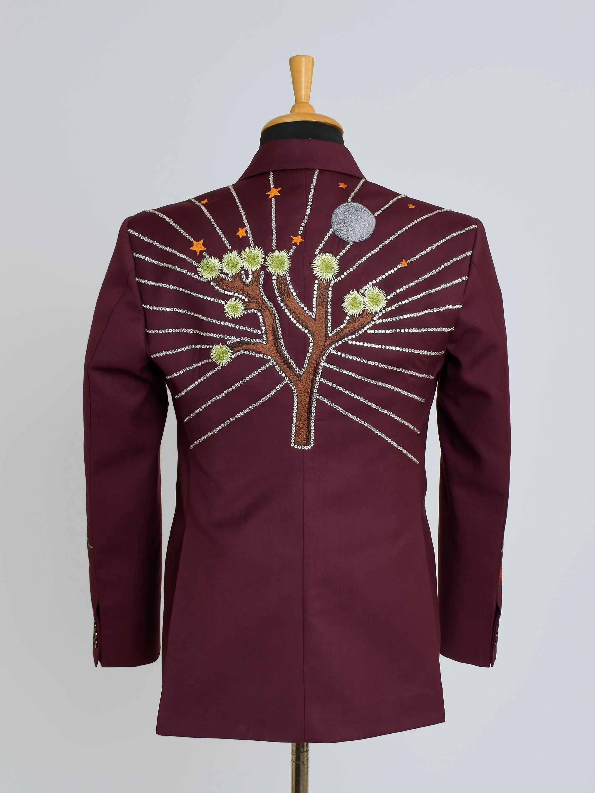 Timeless Oasis Embroidered Suit - Image 5