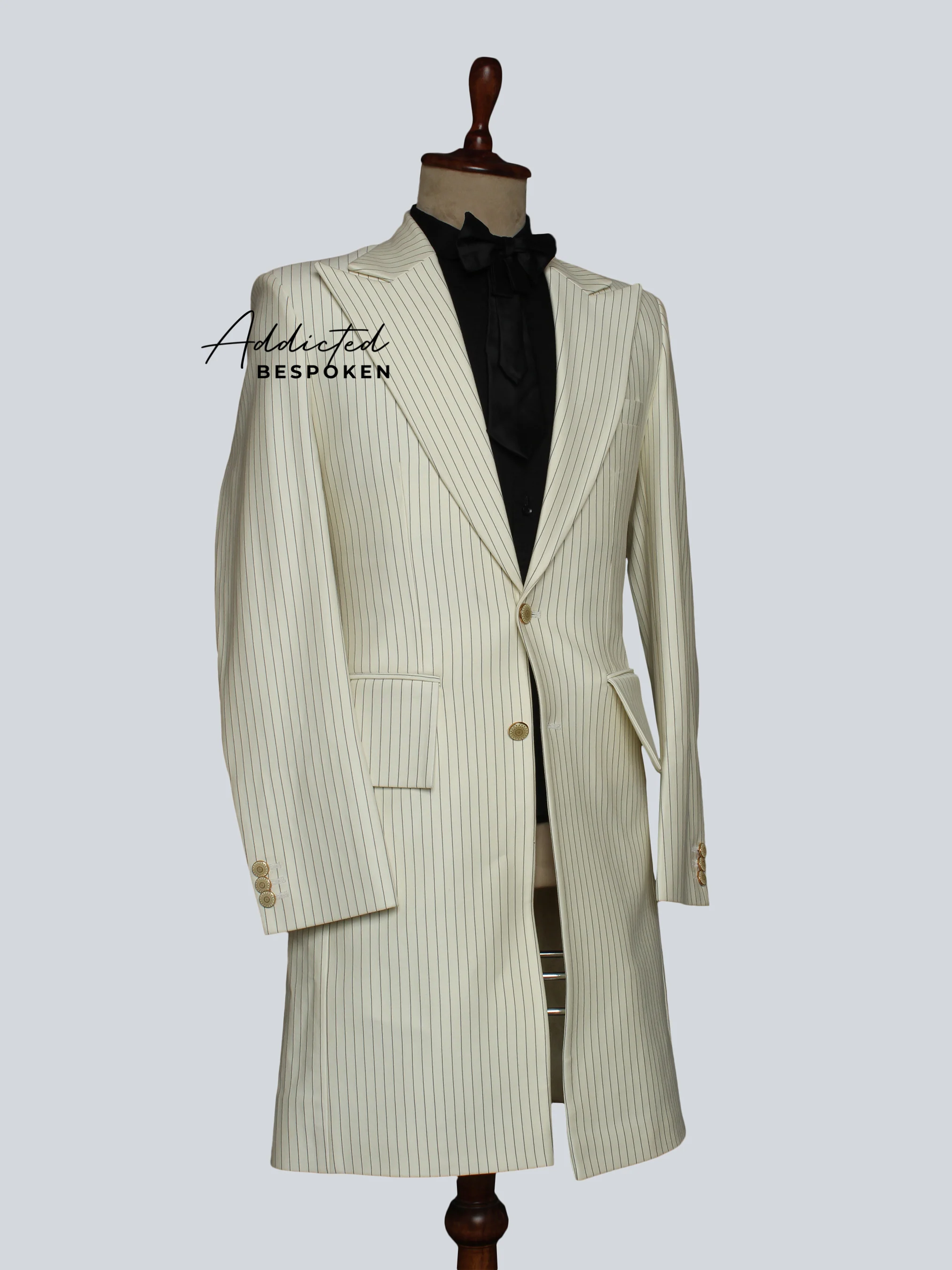 Timeless Vintage Tailored Suit - Image 4
