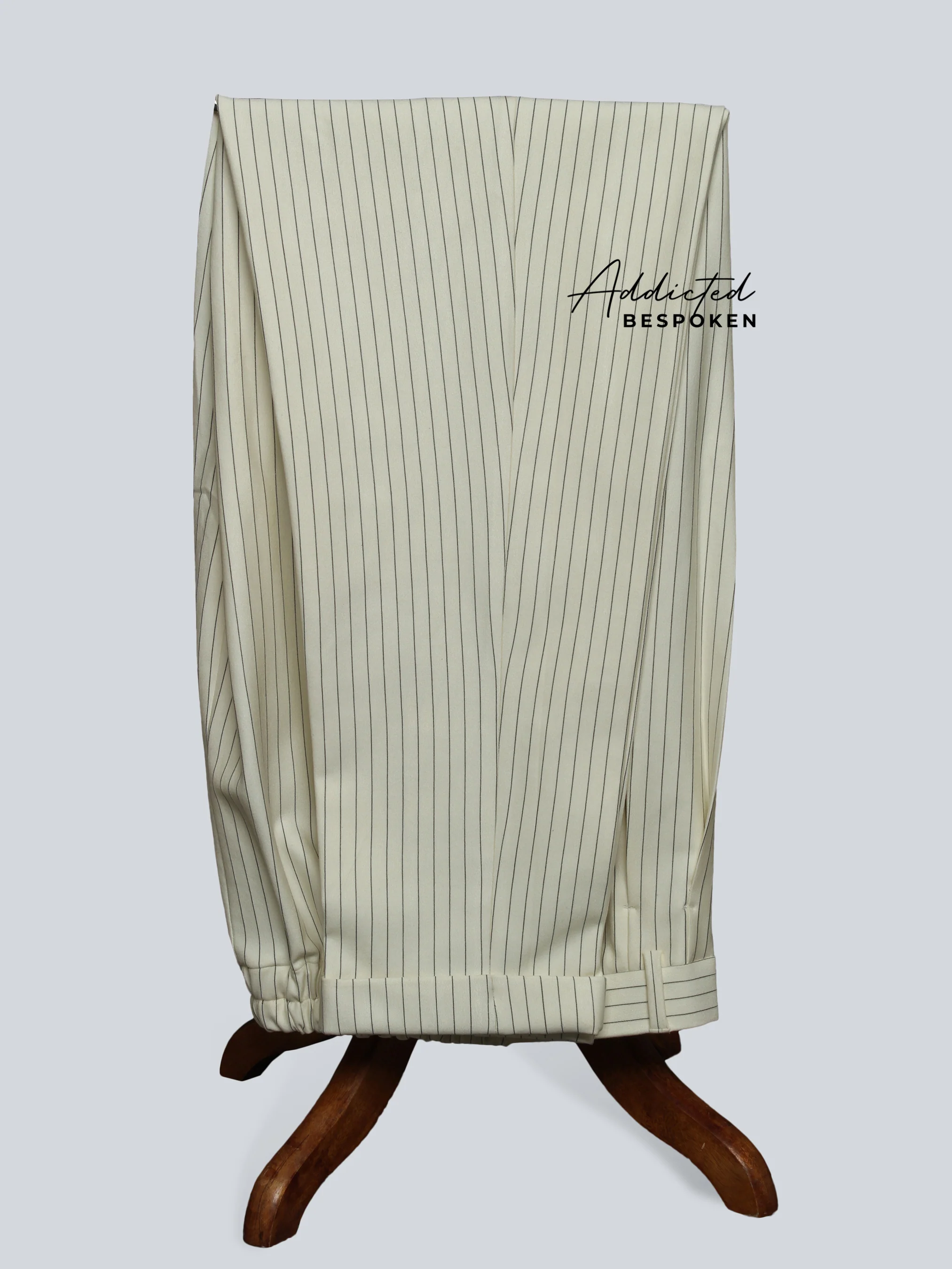 Timeless Vintage Tailored Suit - Image 8