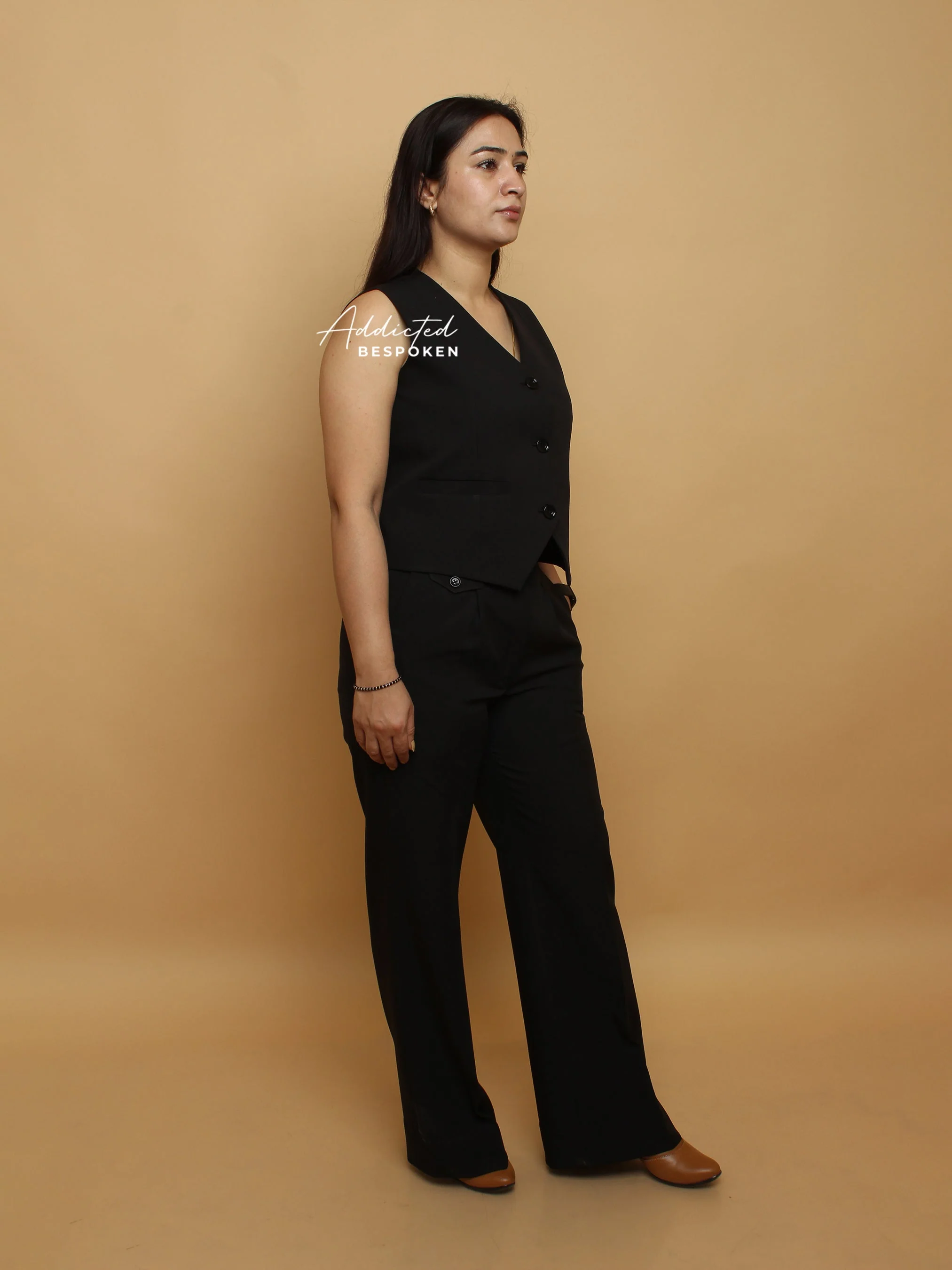 Timeless Western Elegance - Image 4