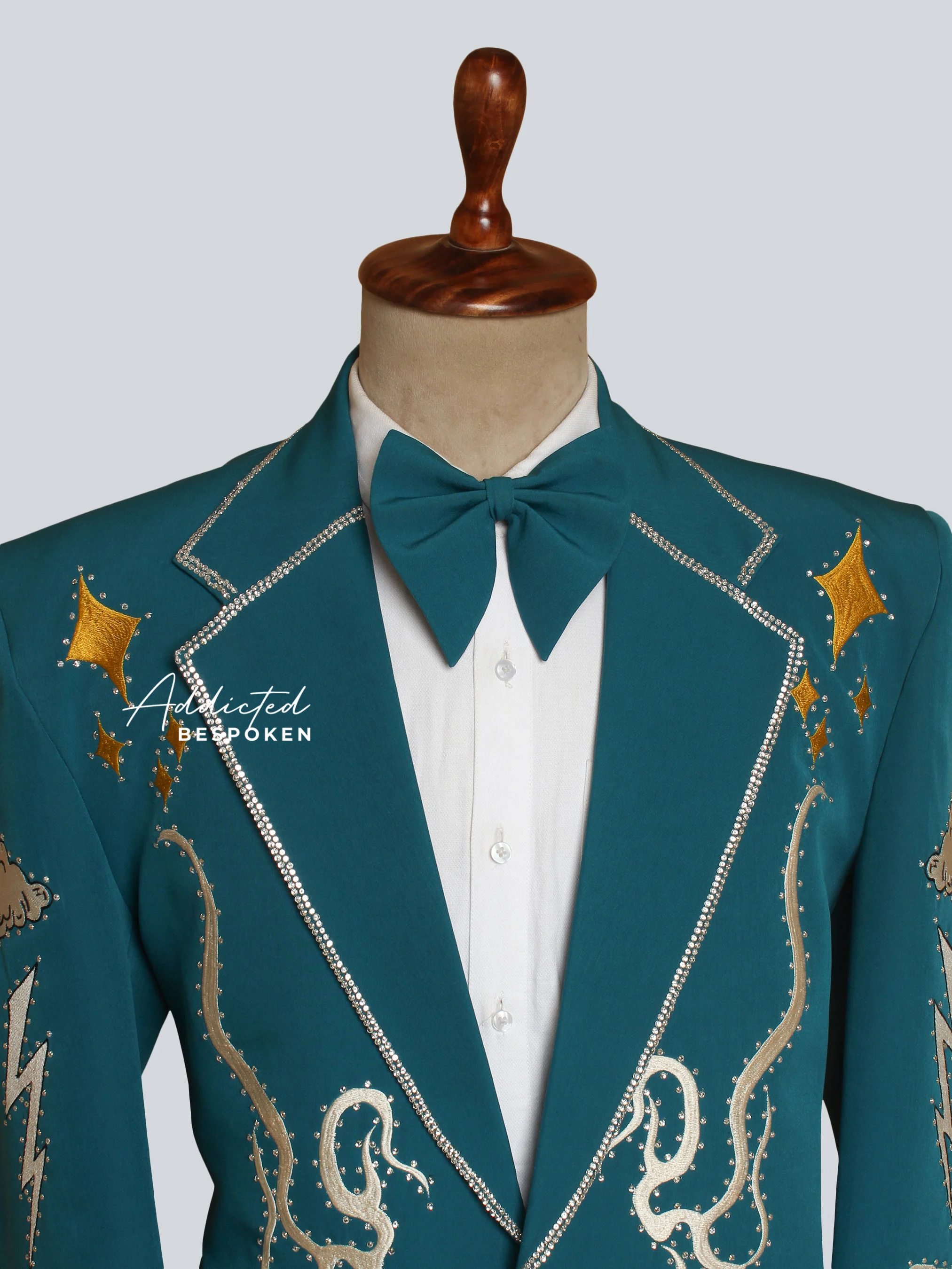Western-Themed Embroidered Suit - Image 5