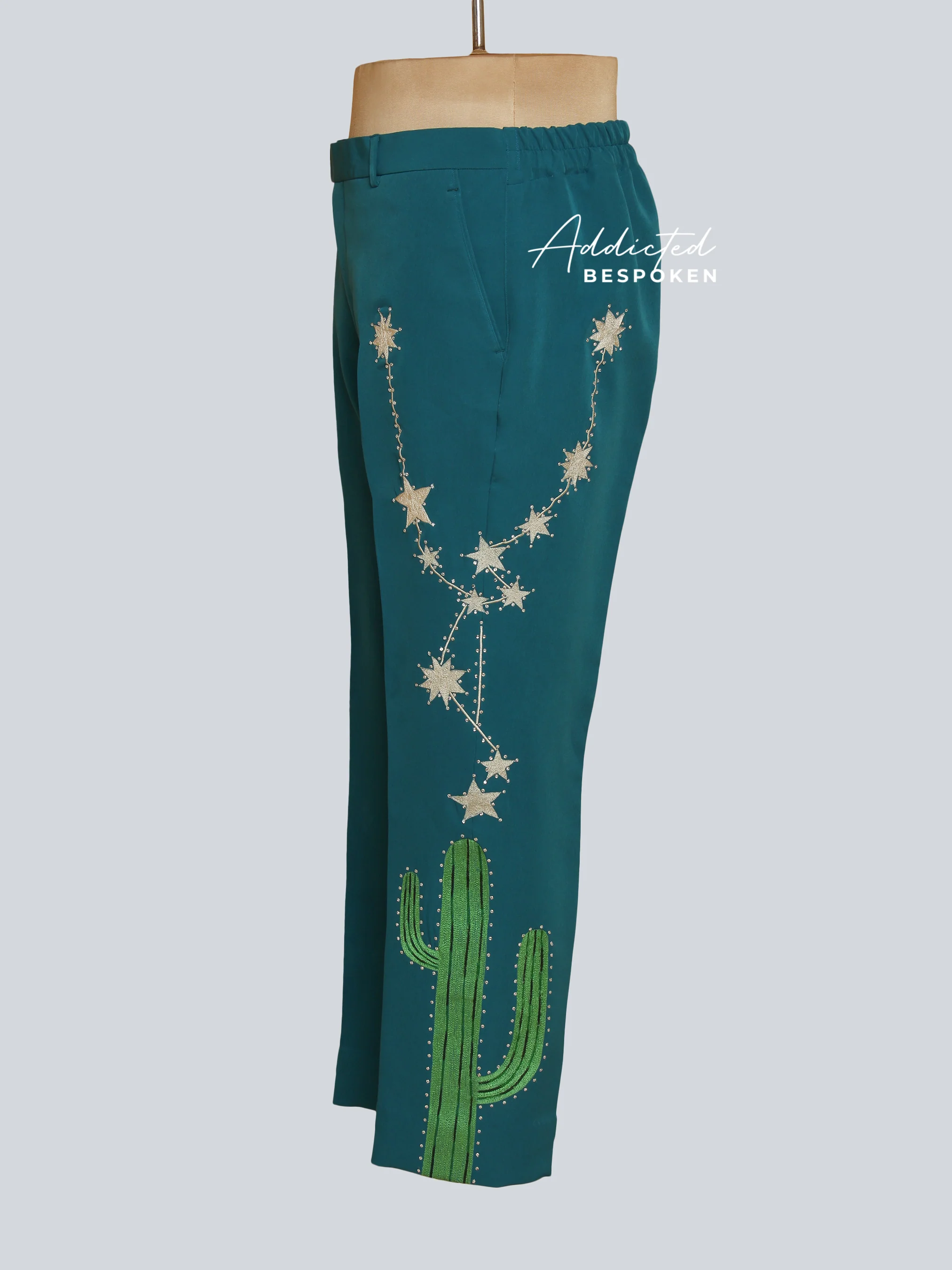Western-Themed Embroidered Suit - Image 8